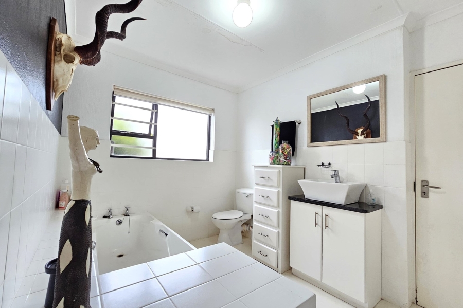 2 Bedroom Property for Sale in Wavecrest Eastern Cape